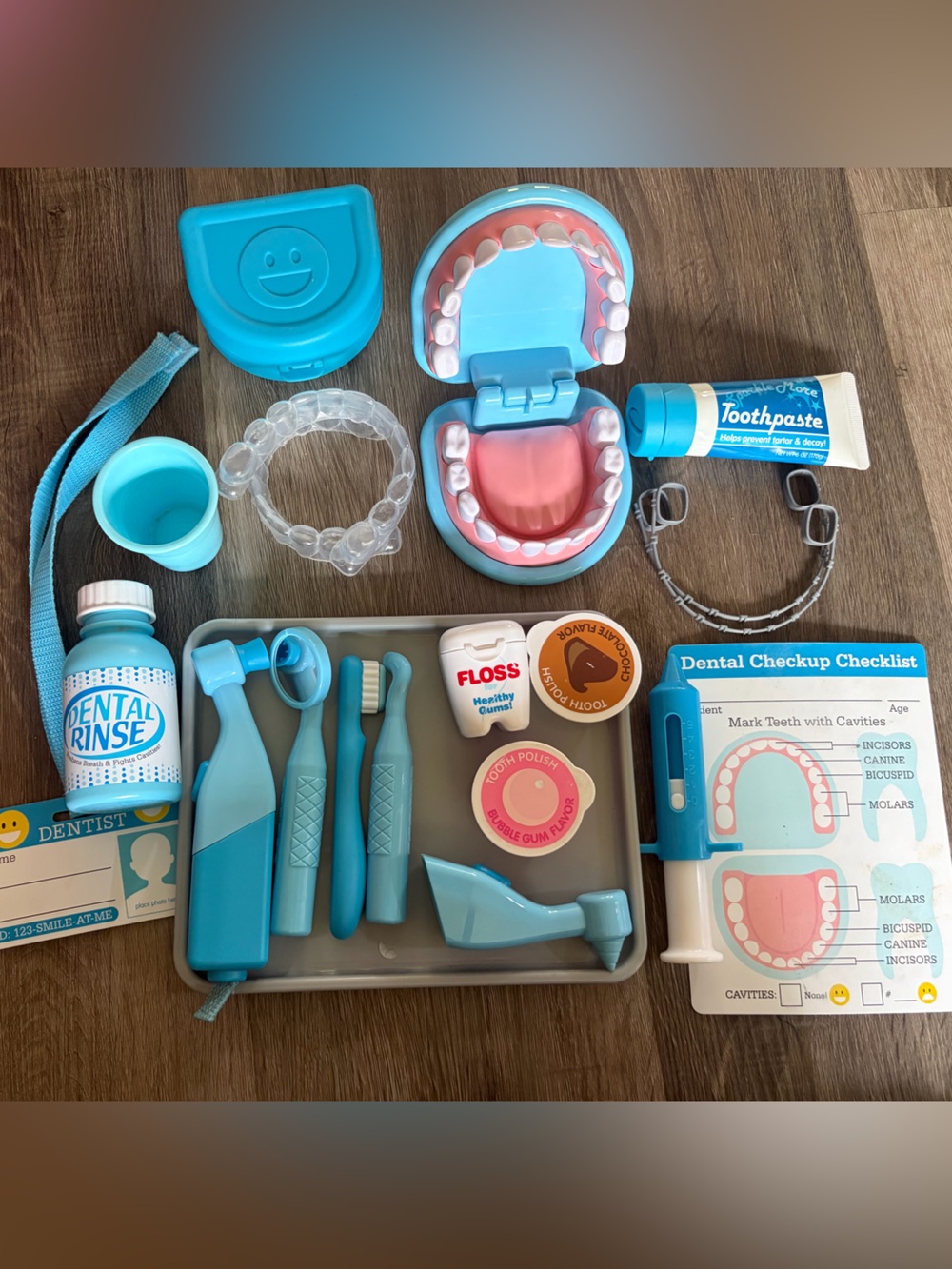Melissa &Doug dentist pretend play set
